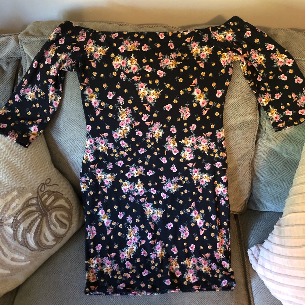 Off the shoulder bodycon mini dress